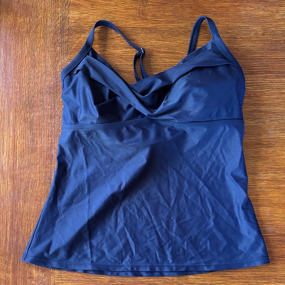 Athleta Navy Blue Adjustable-Strap Tankini Twister Top Underwire.